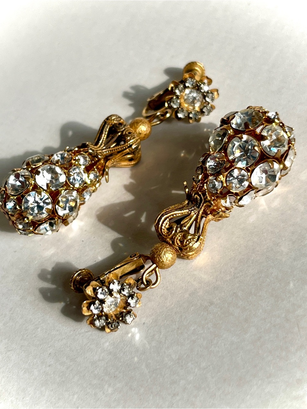 Signed | Miriam Haskell Vintage Drop Gold Rhinestone Screw-Back Earrings - Picture 8 of 13